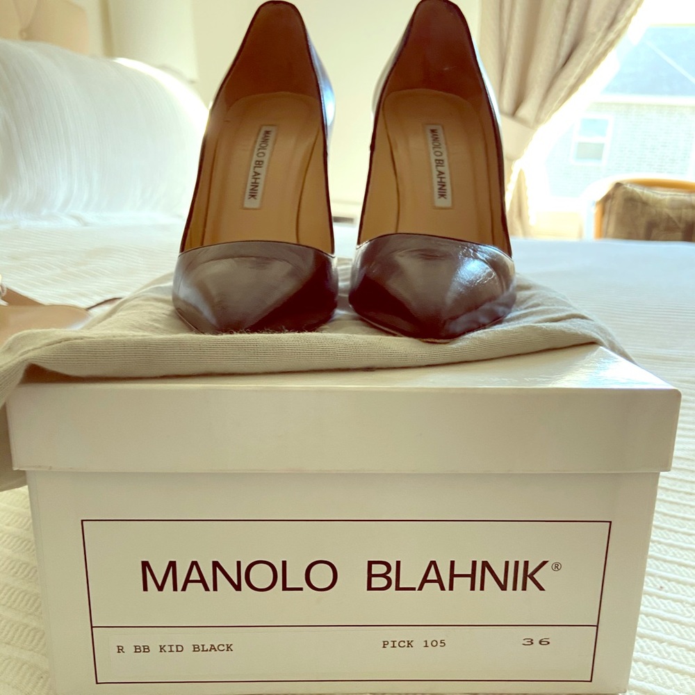 Black Manolo Blahnik Pumps